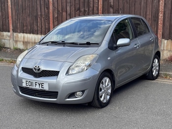 Used Toyota Yaris 2011 for sale - 75681929: Photo
