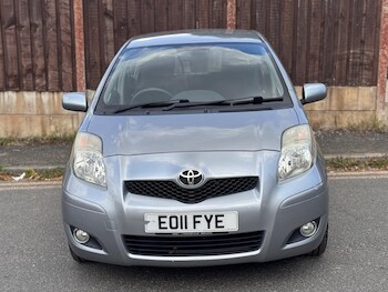 Used Toyota Yaris 2011 for sale - 75681929: Photo