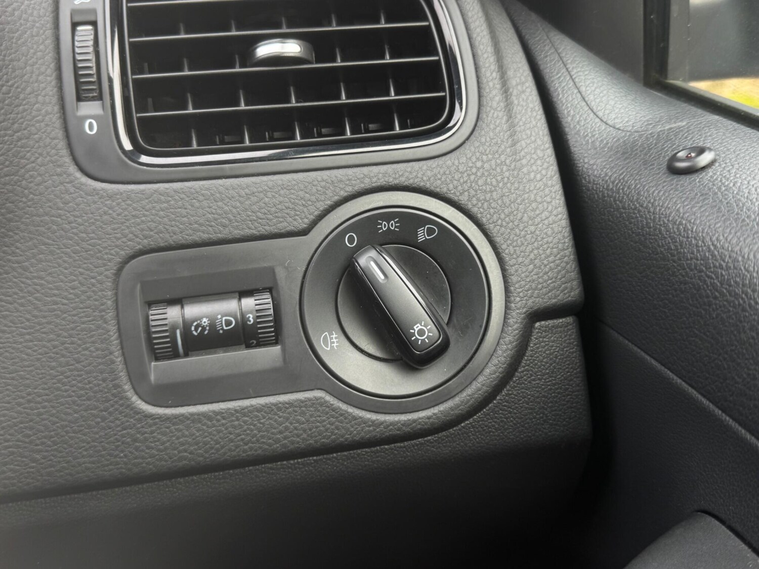 Used Volkswagen Polo for sale - 77537925: Photo 40