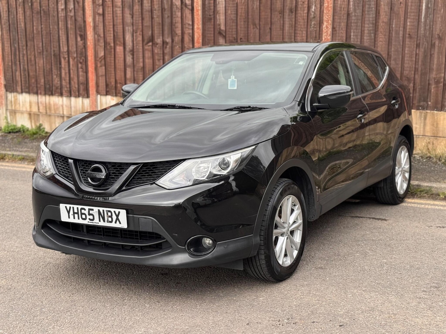 Used Nissan Qashqai 2015 for sale - 76001522: Photo 2