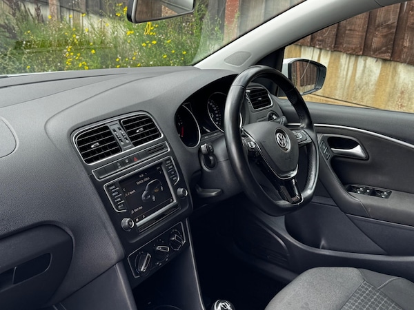 Used Volkswagen Polo 2015 for sale - 75458649: Photo 31