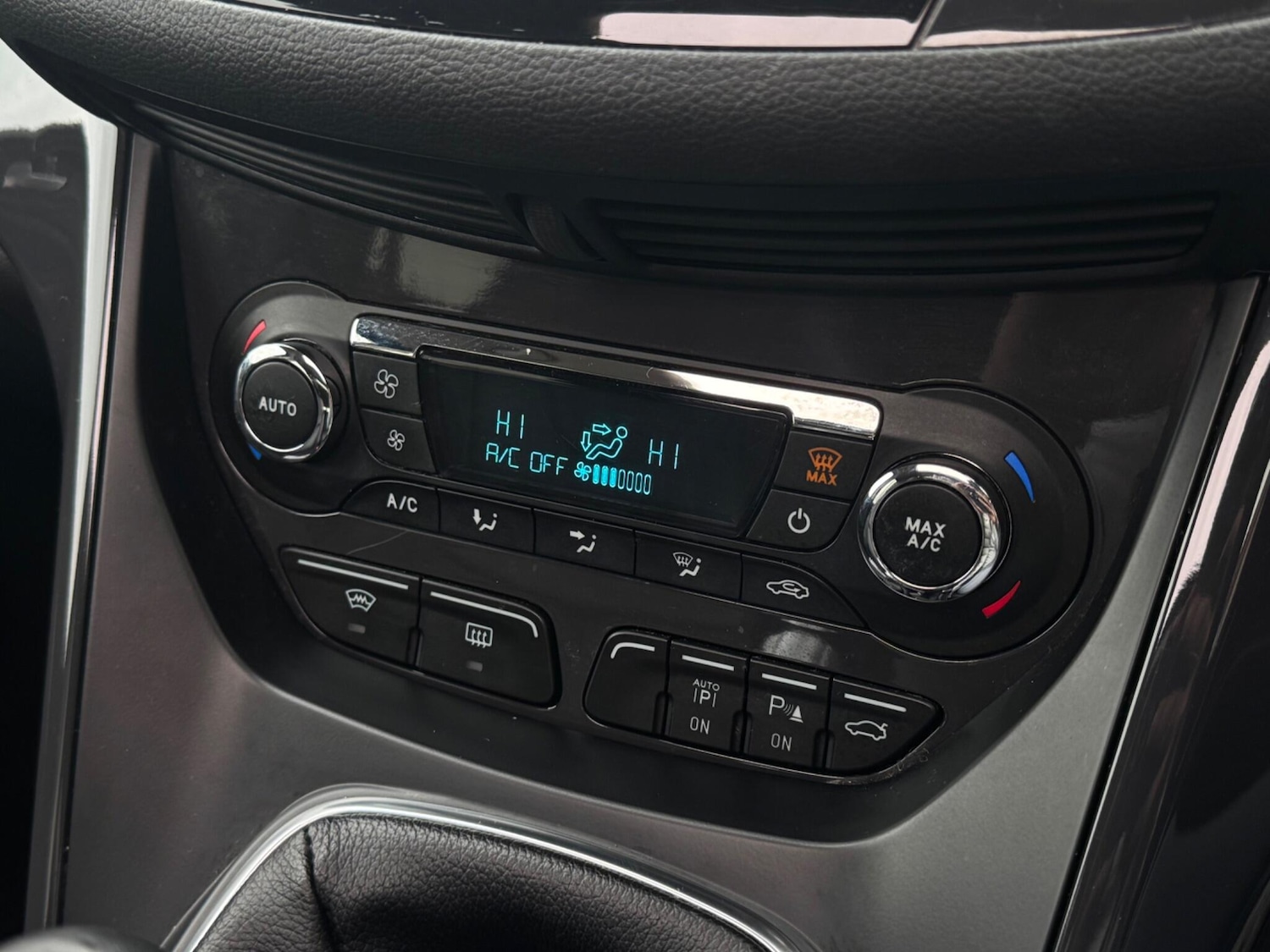 Used Ford Kuga 2014 for sale - 77376555: Photo 54