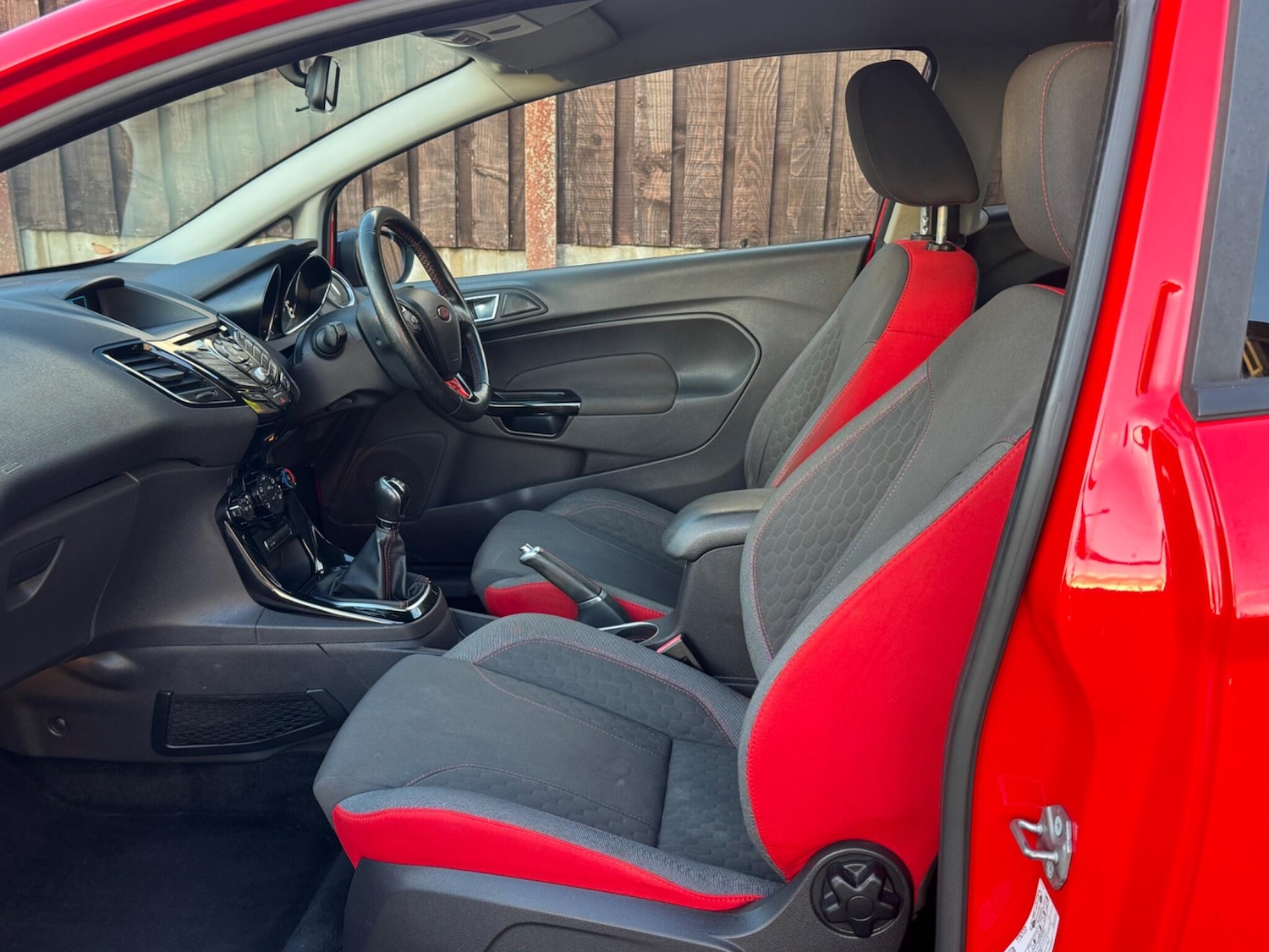 Used Ford Fiesta 2015 for sale - 76360223: Photo 26