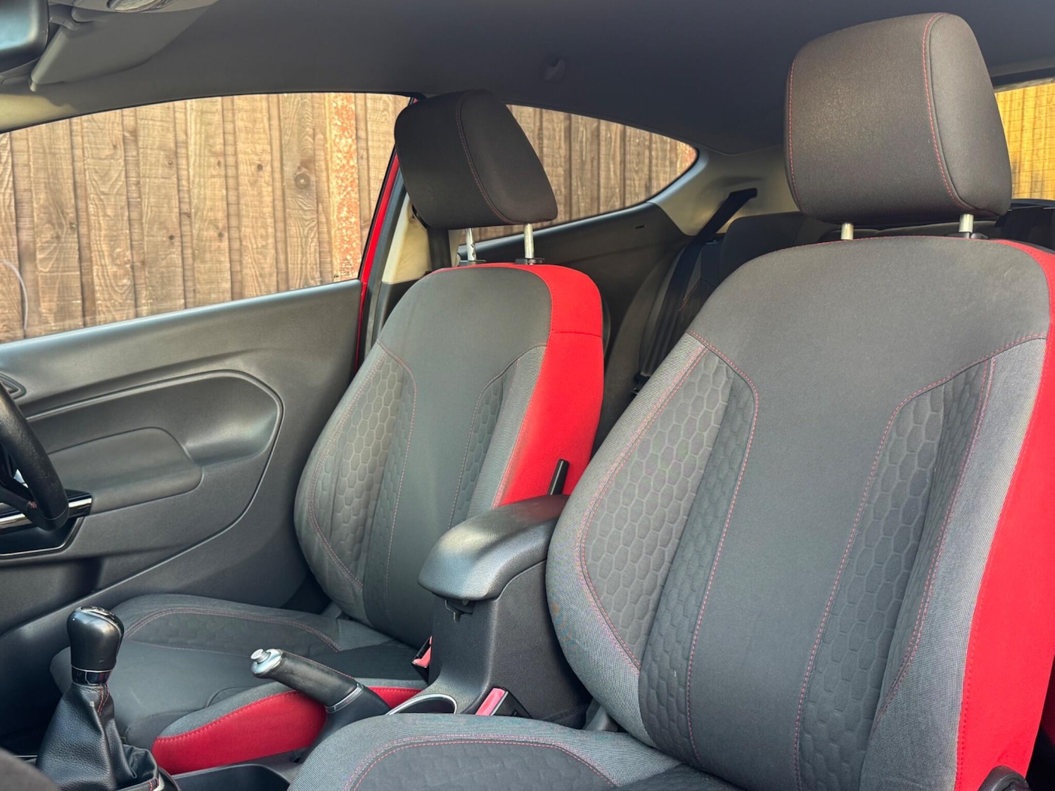 Used Ford Fiesta 2015 for sale - 76360223: Photo 28