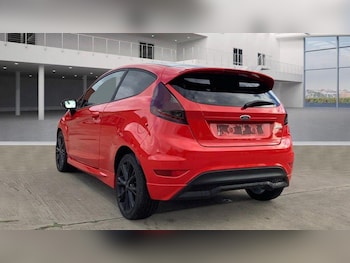 Used Ford Fiesta 2015 for sale - 76360223: Photo