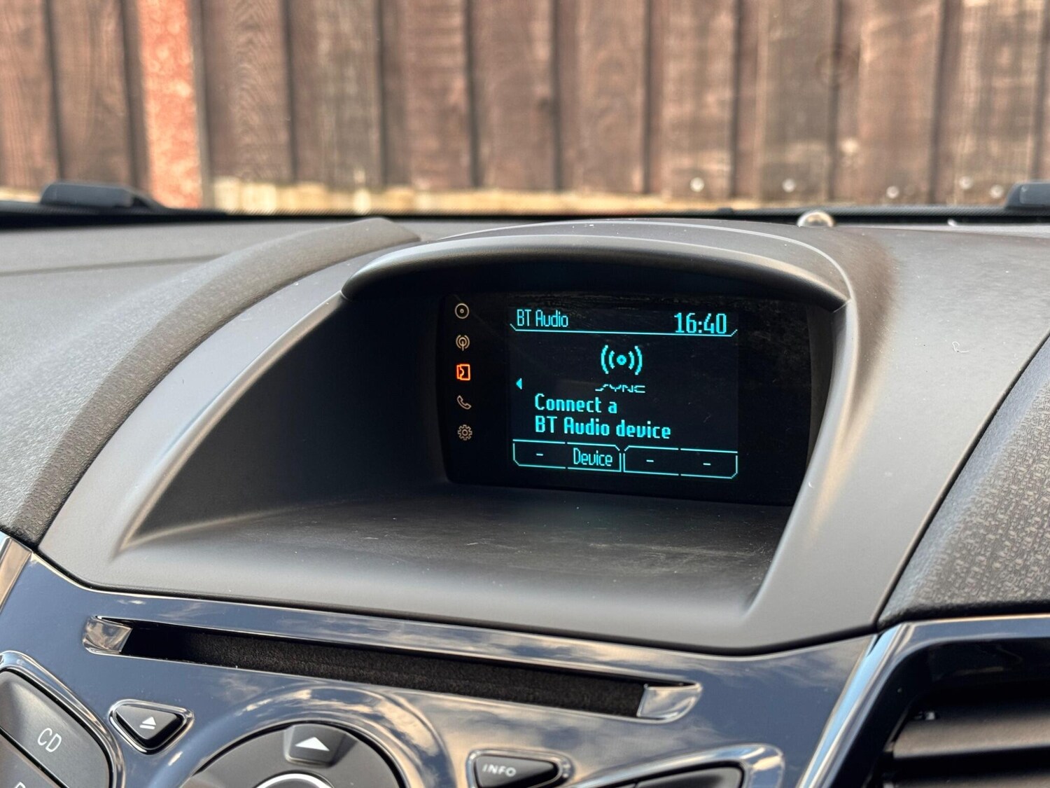 Used Ford Fiesta 2015 for sale - 76360223: Photo 41