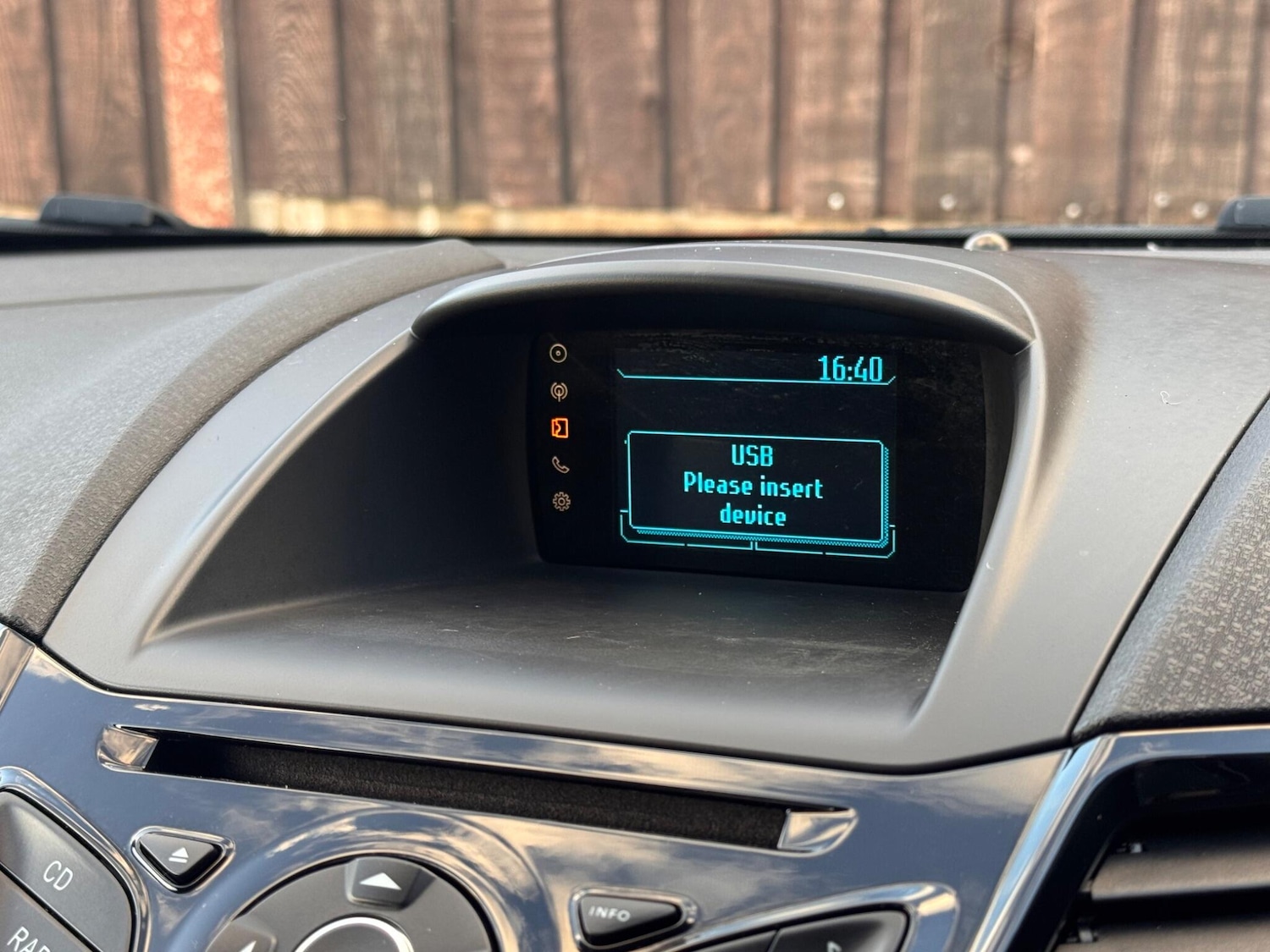 Used Ford Fiesta 2015 for sale - 76360223: Photo 46