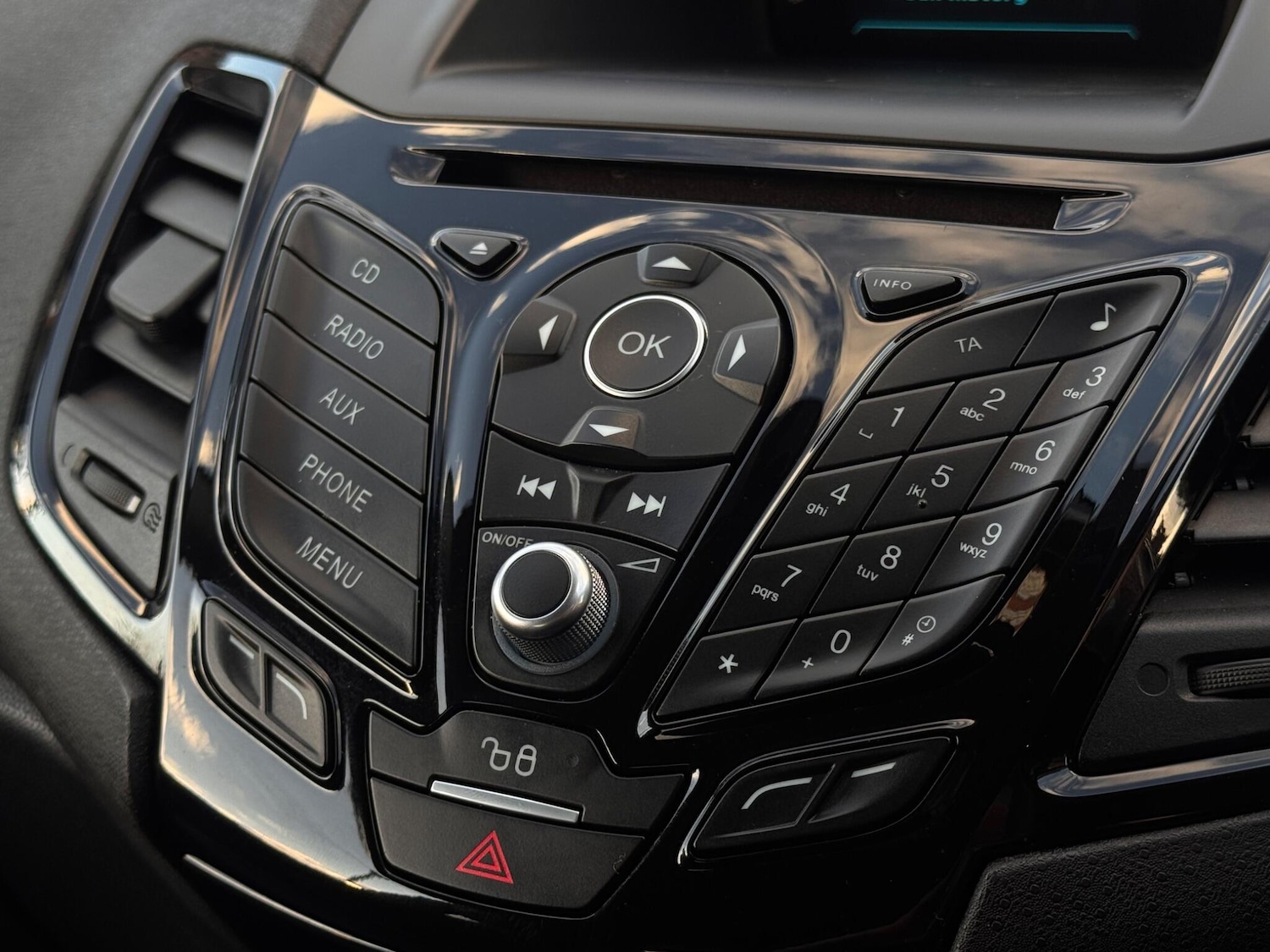 Used Ford Fiesta 2015 for sale - 76360223: Photo 47