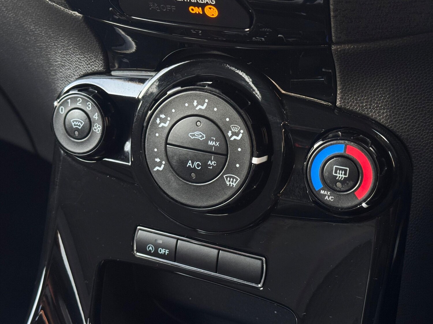 Used Ford Fiesta 2015 for sale - 76360223: Photo 48