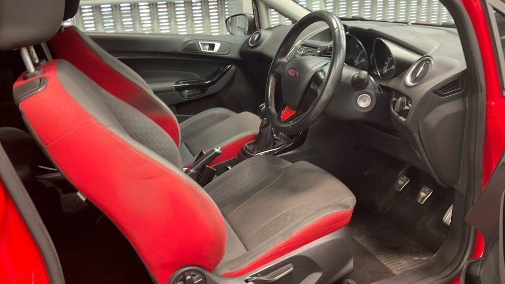 Used Ford Fiesta 2015 for sale - 76360223: Photo 8