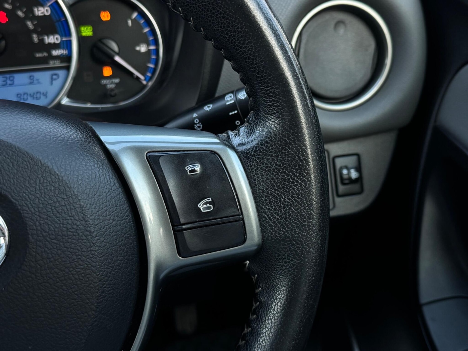 Used Toyota Yaris 2014 for sale - 77021187: Photo 38