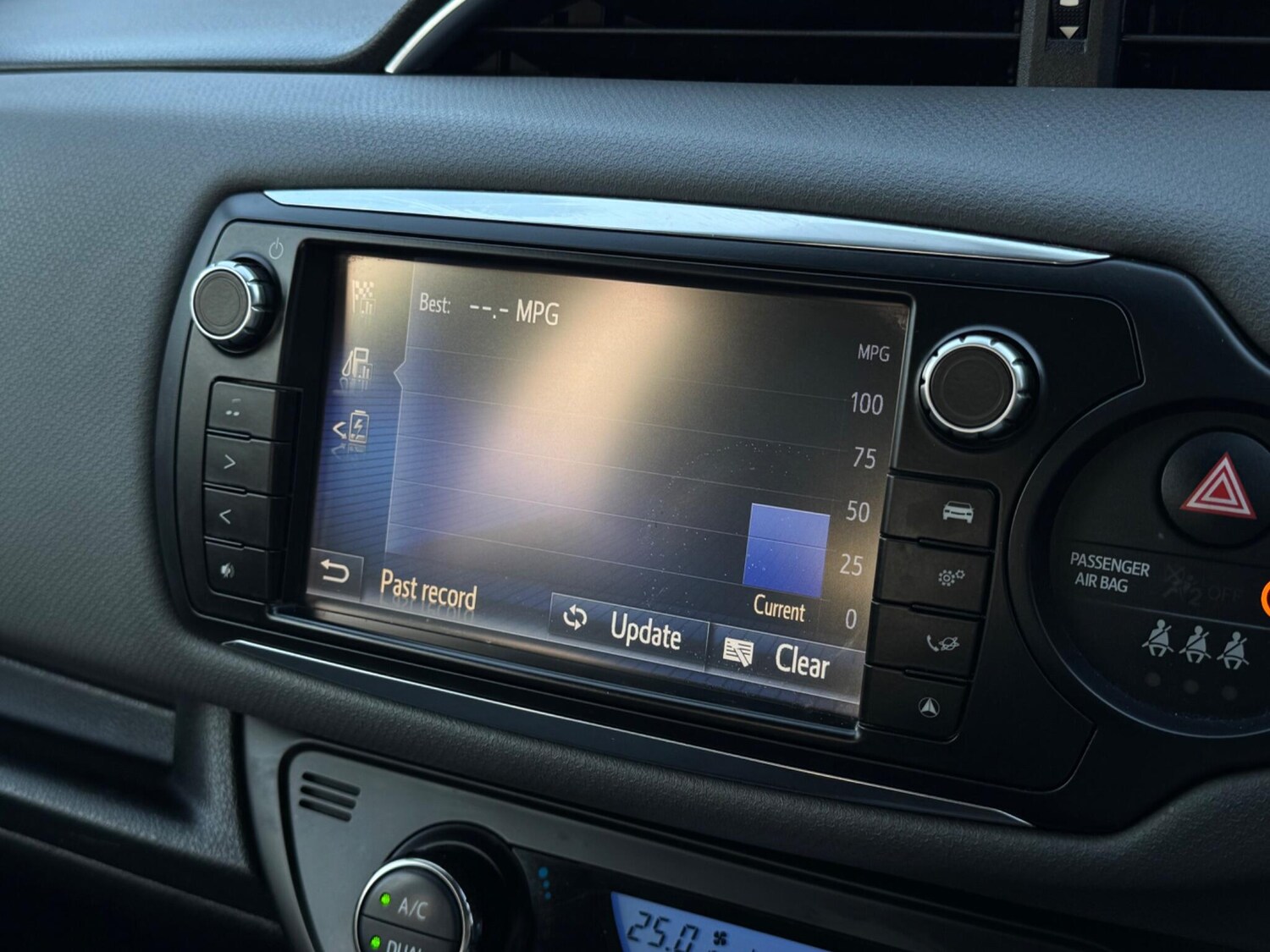 Used Toyota Yaris 2014 for sale - 77021187: Photo 40