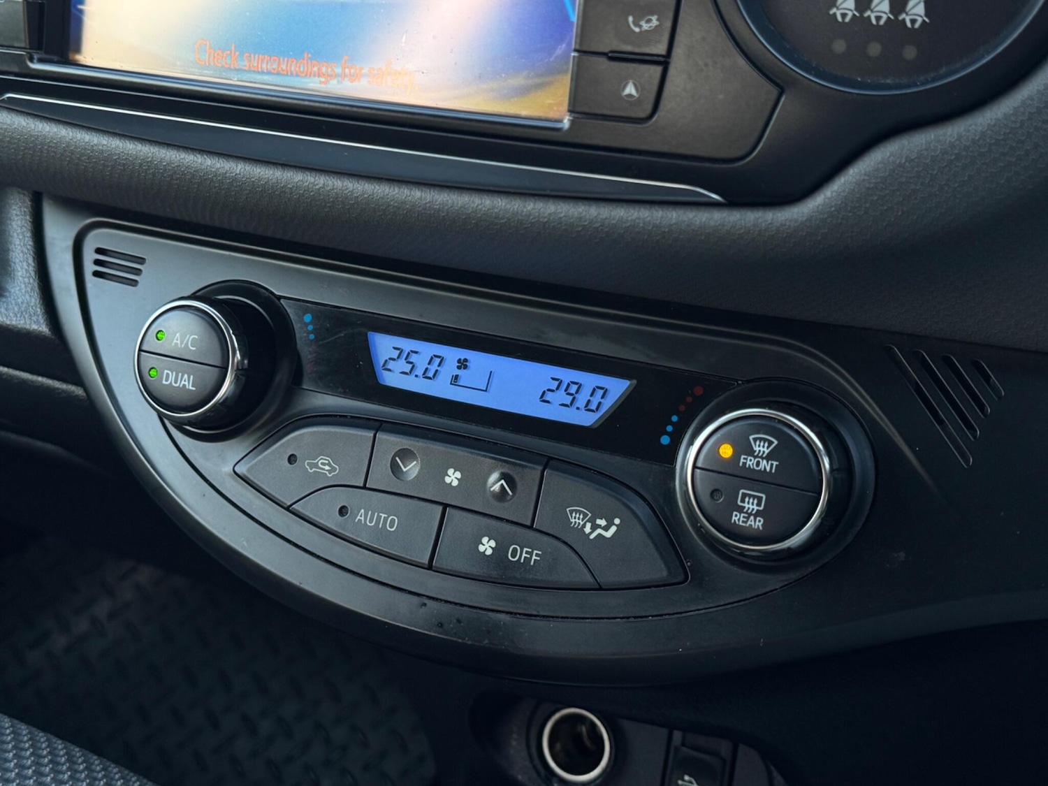 Used Toyota Yaris 2014 for sale - 77021187: Photo 46