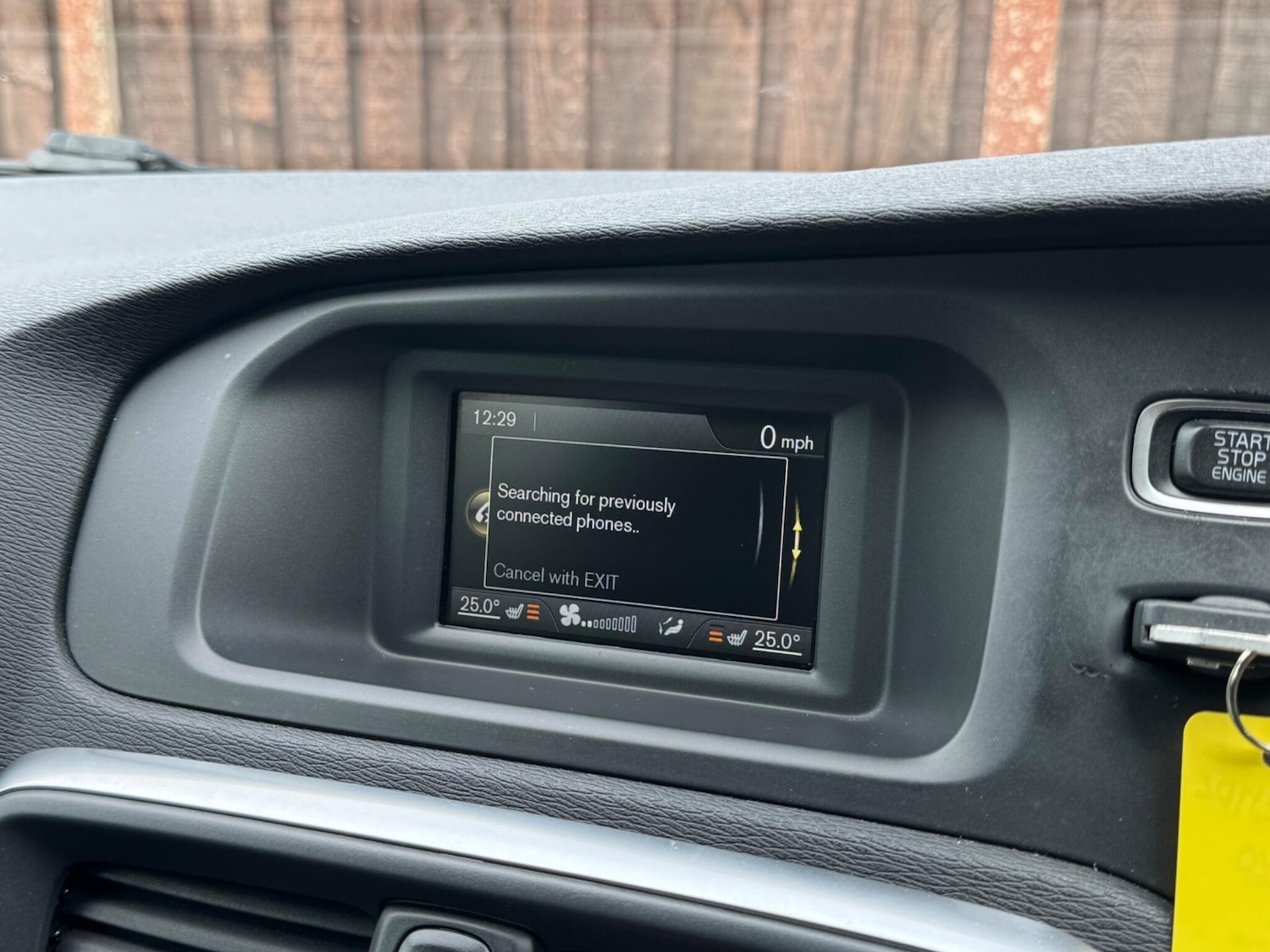 Used Volvo V40 2015 for sale - 77839508: Photo 43