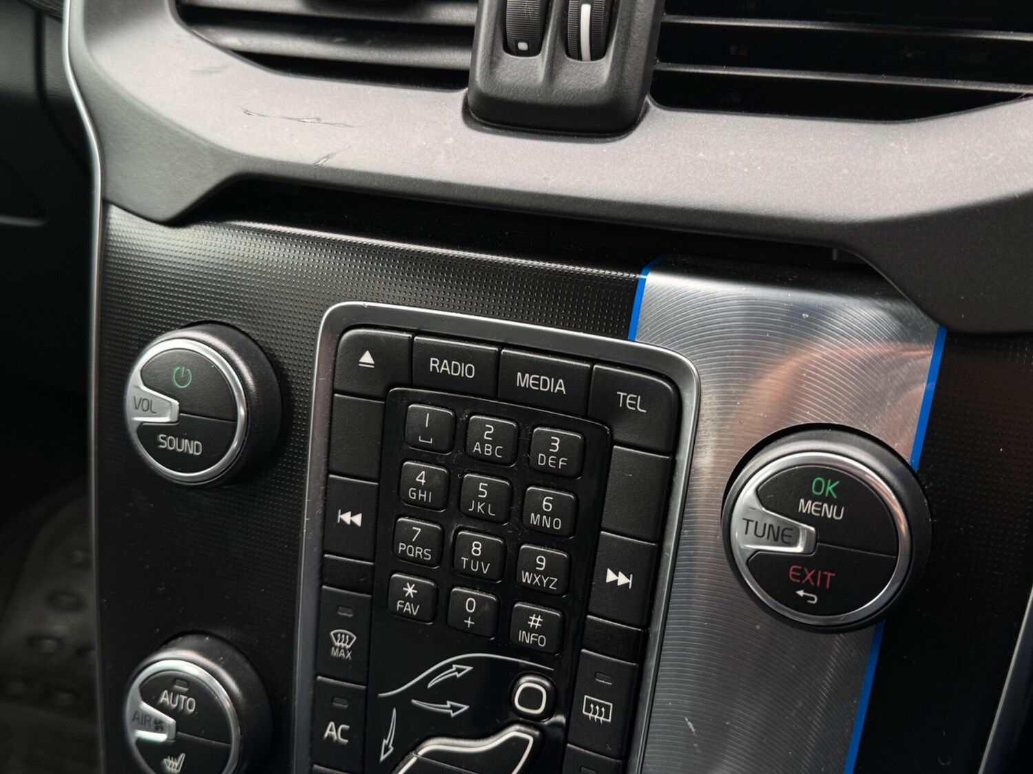 Used Volvo V40 2015 for sale - 77839508: Photo 51