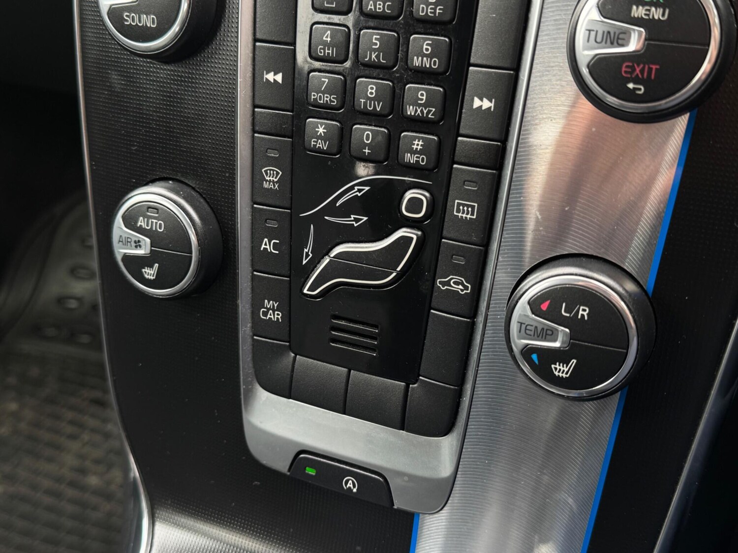 Used Volvo V40 2015 for sale - 77839508: Photo 52