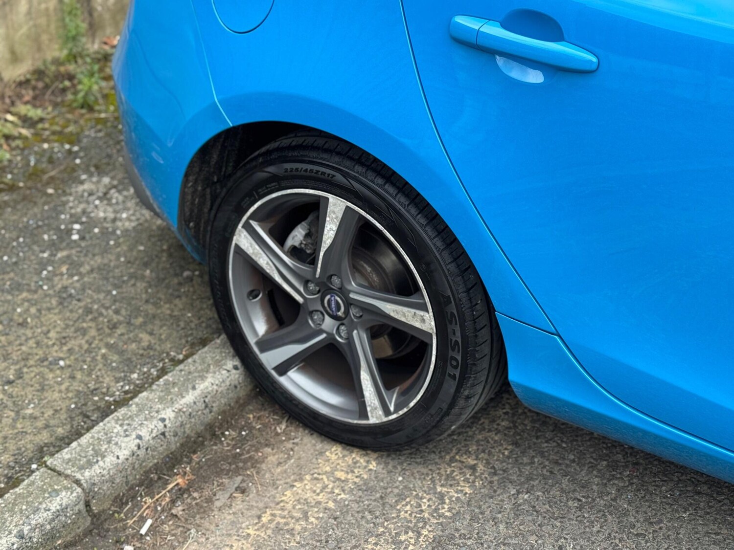 Used Volvo V40 2015 for sale - 77839508: Photo 63