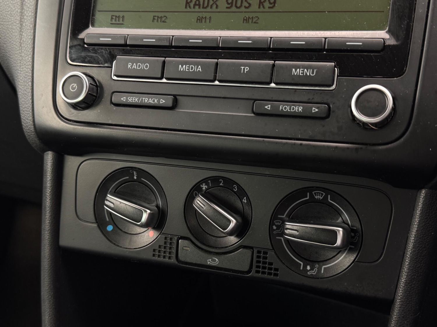 Used Volkswagen Polo 2010 for sale - 77238236: Photo 38