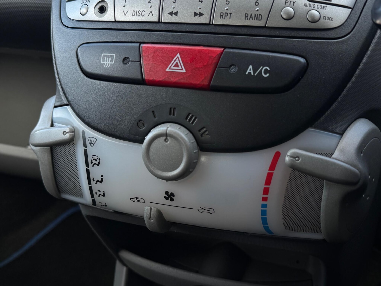 Used Toyota AYGO 2007 for sale - 78020405: Photo 37