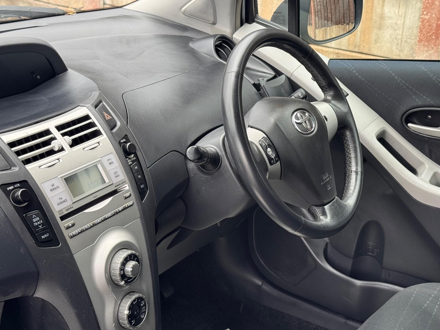 Used Toyota Yaris 2007 for sale - 76727691: Photo 31