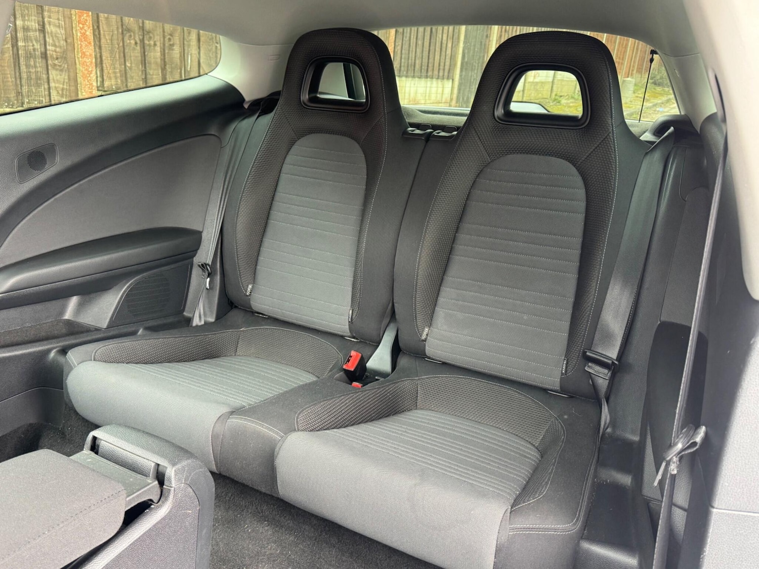 Used Volkswagen Scirocco 2012 for sale - 77799382: Photo 24