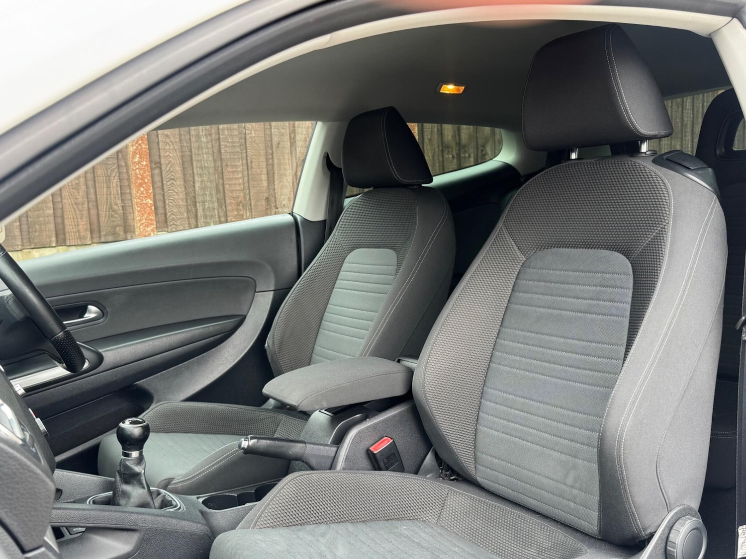 Used Volkswagen Scirocco 2012 for sale - 77799382: Photo 29