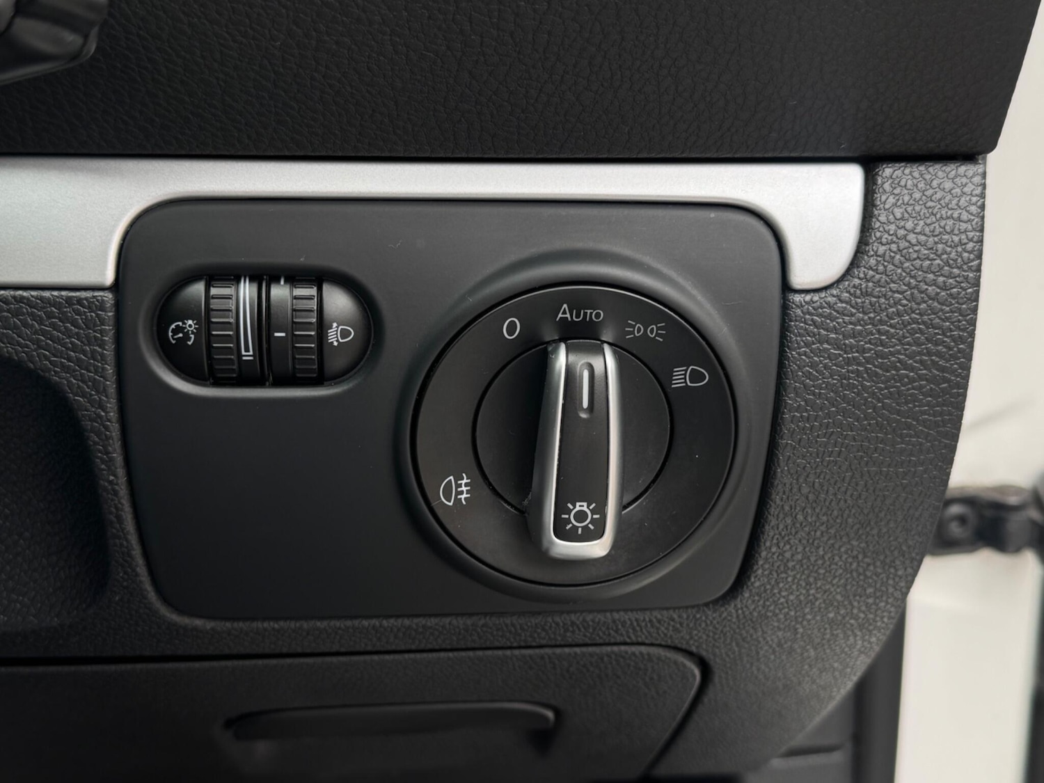 Used Volkswagen Scirocco 2012 for sale - 77799382: Photo 45