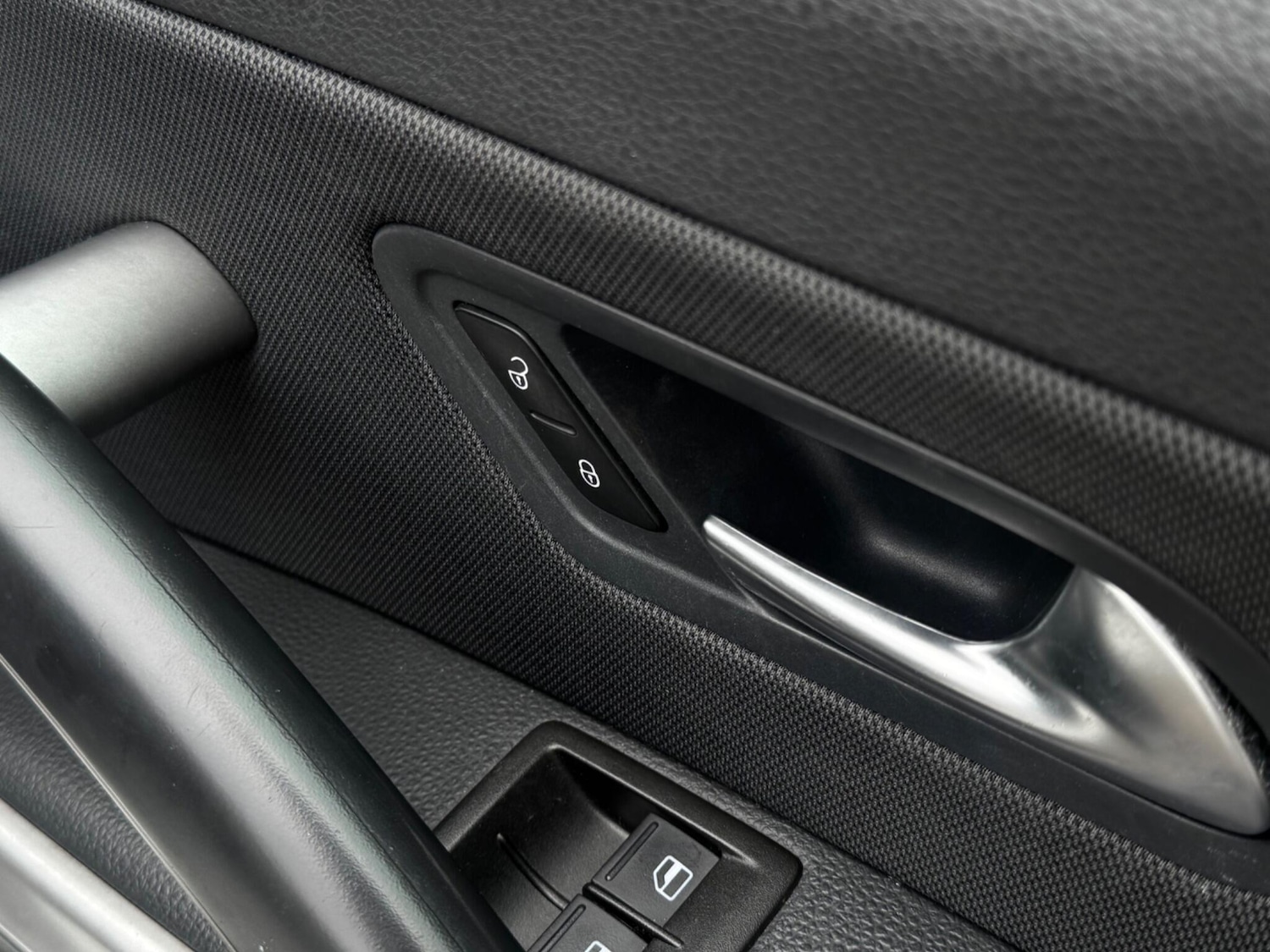 Used Volkswagen Scirocco 2012 for sale - 77799382: Photo 47