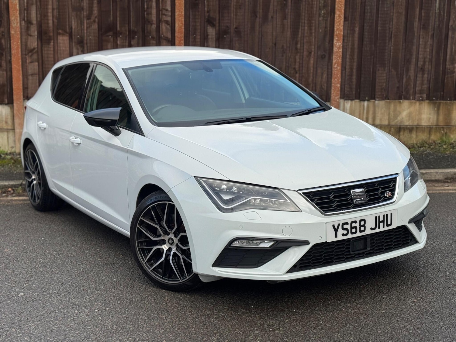 Used SEAT Leon 2019 for sale - 76759788: Photo 1