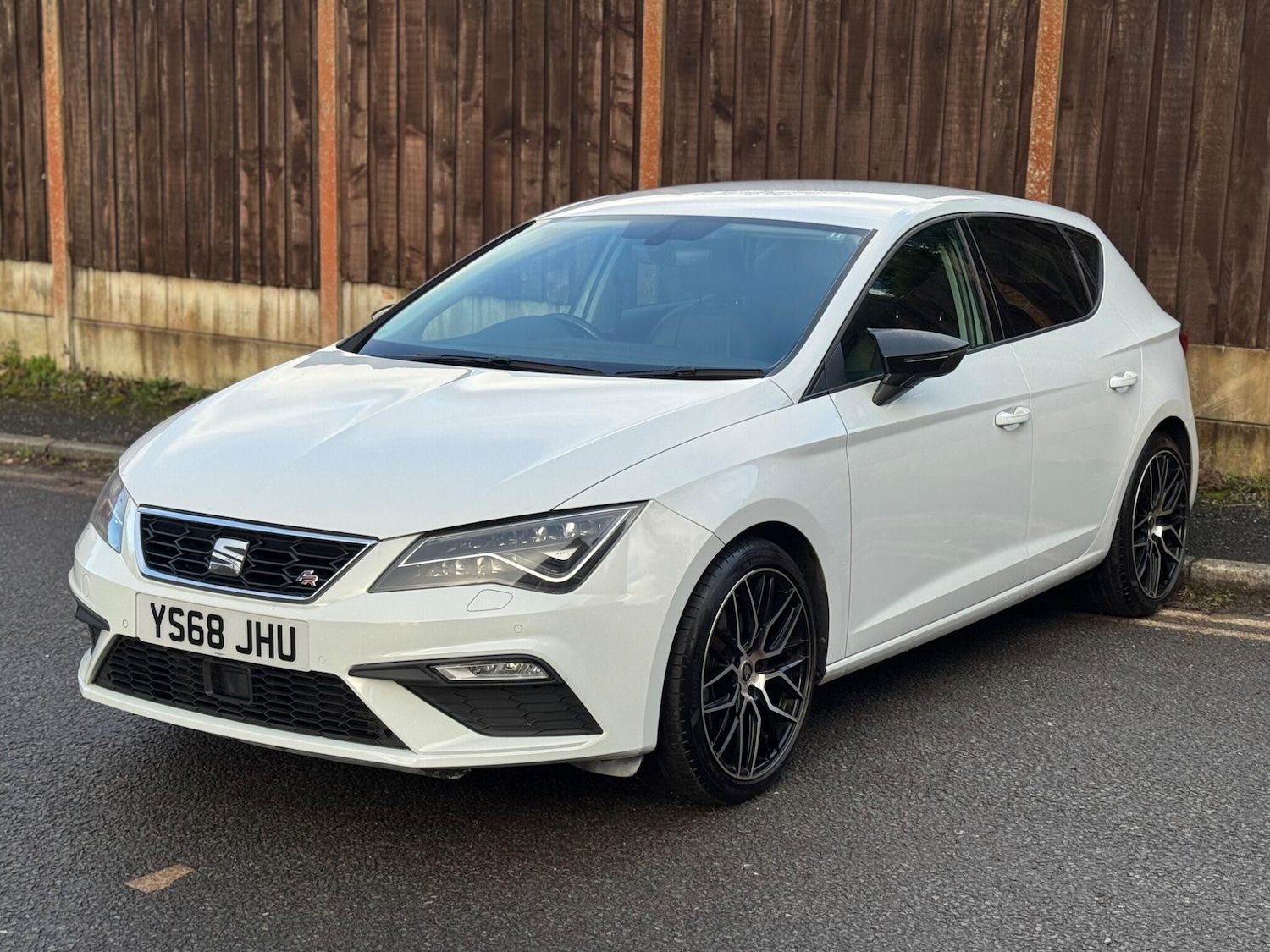 Used SEAT Leon 2019 for sale - 76759788: Photo 2