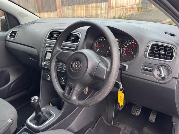 Used Volkswagen Polo 2011 for sale - 76283400: Photo 10