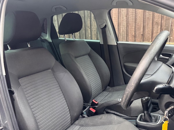 Used Volkswagen Polo 2011 for sale - 76283400: Photo 15