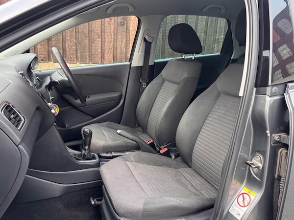 Used Volkswagen Polo 2011 for sale - 76283400: Photo 27