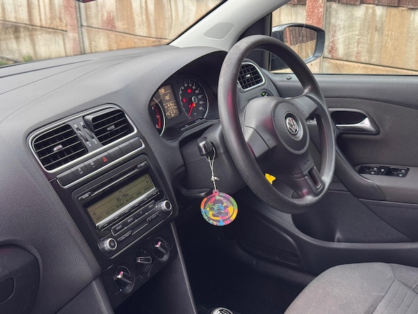 Used Volkswagen Polo 2011 for sale - 76283400: Photo 31