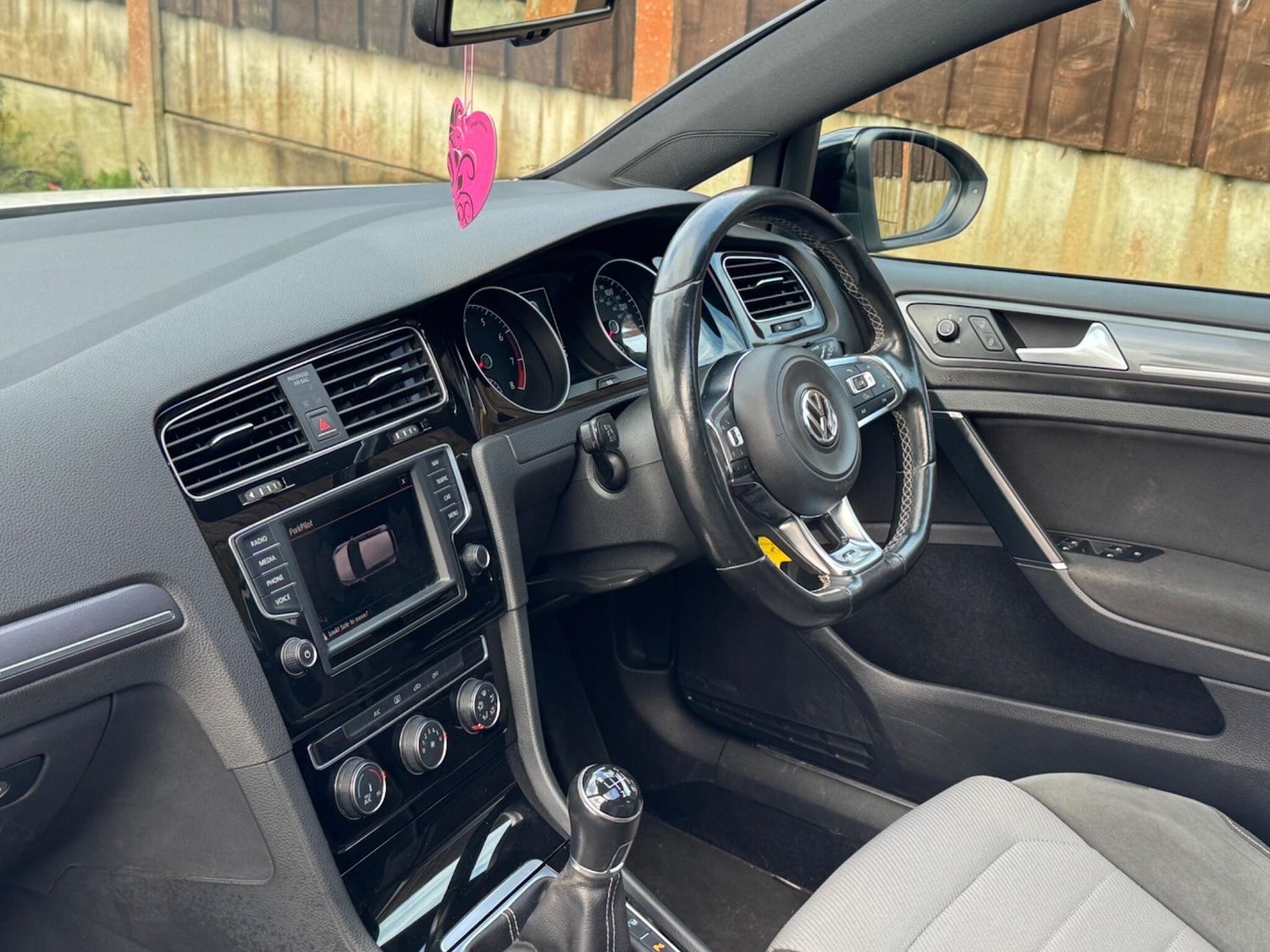 Used Volkswagen Golf 2016 for sale - 76999010: Photo 32