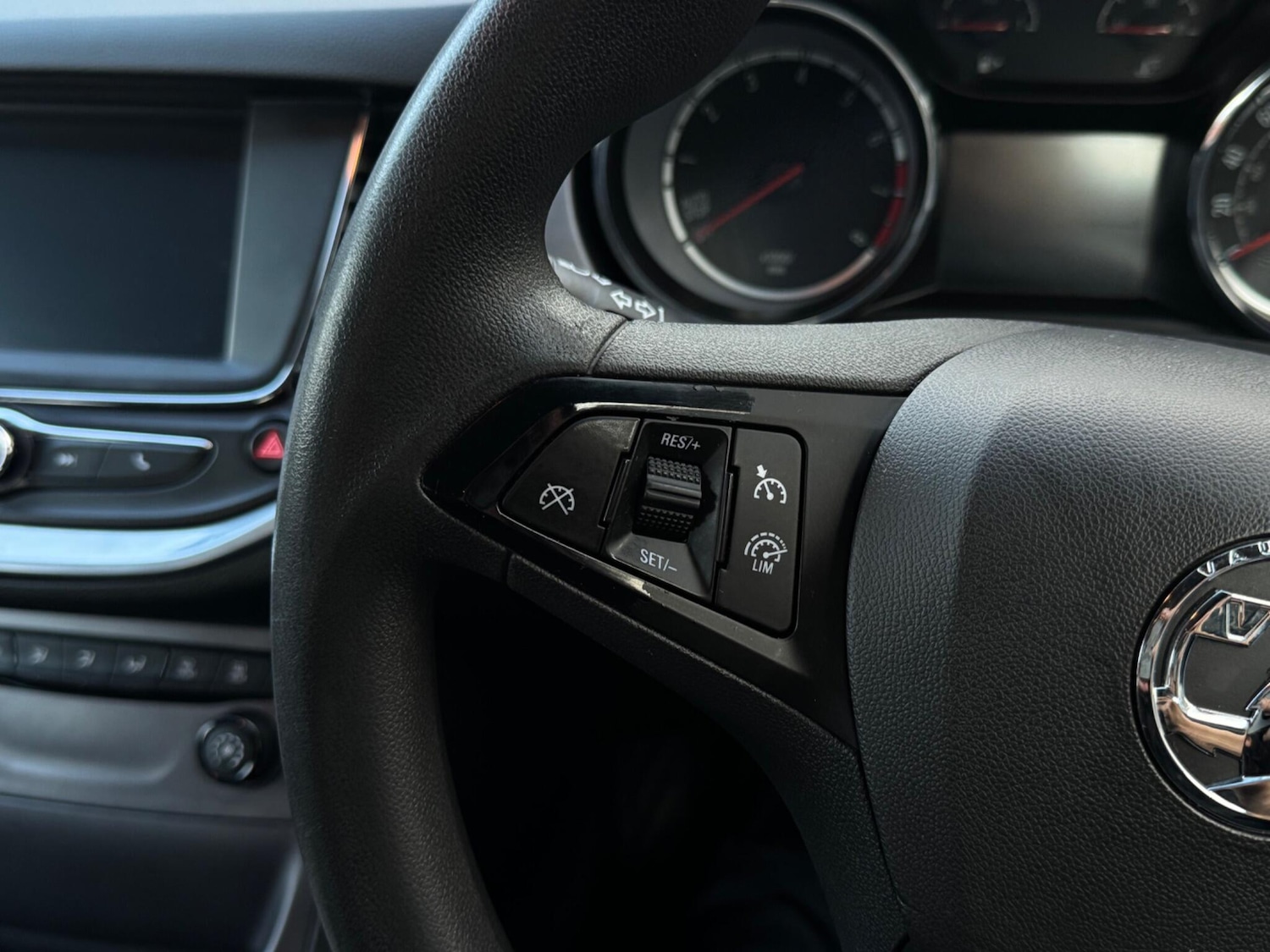 Used Vauxhall Astra 2016 for sale - 76965023: Photo 37