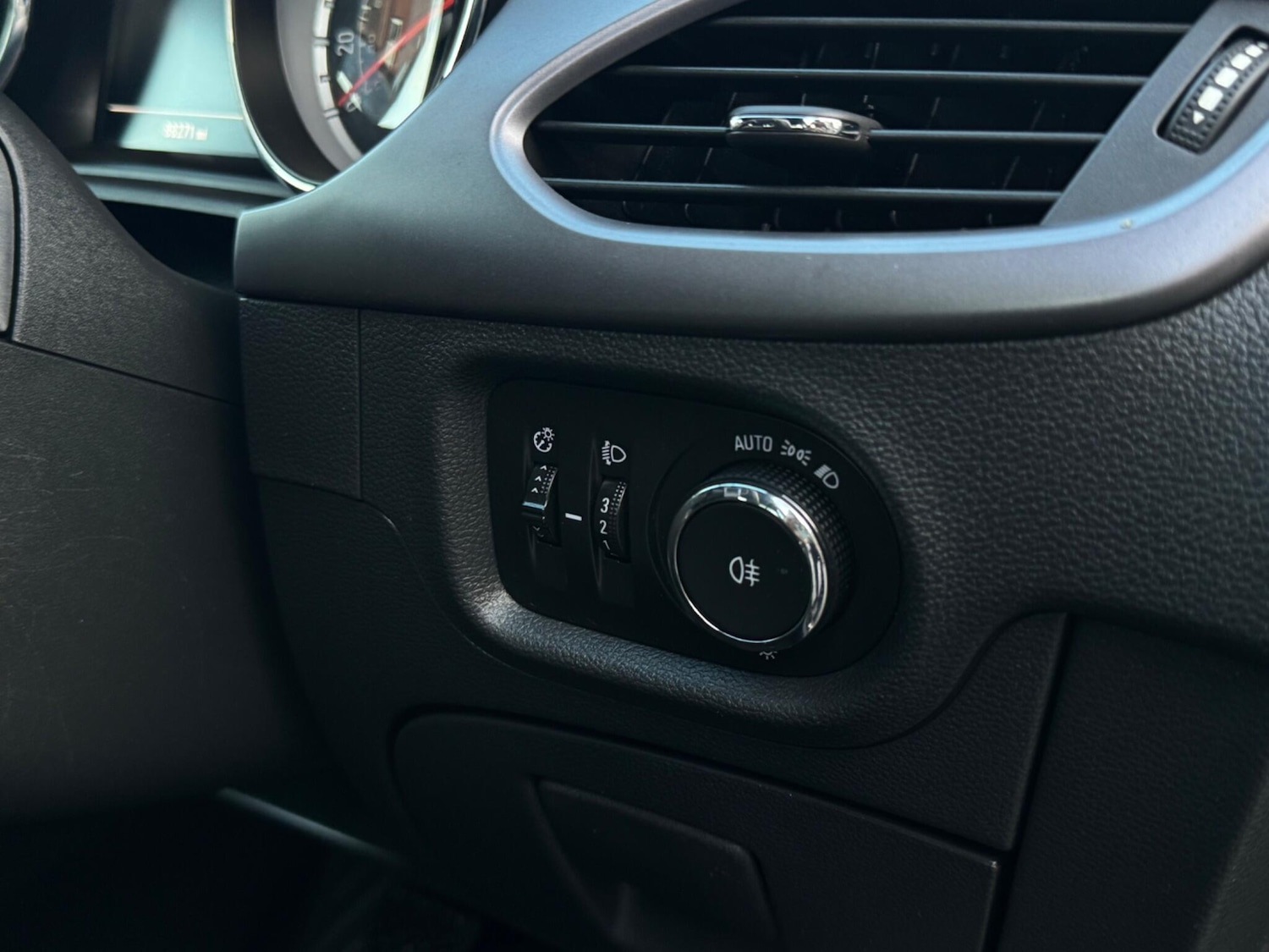 Used Vauxhall Astra 2016 for sale - 76965023: Photo 48