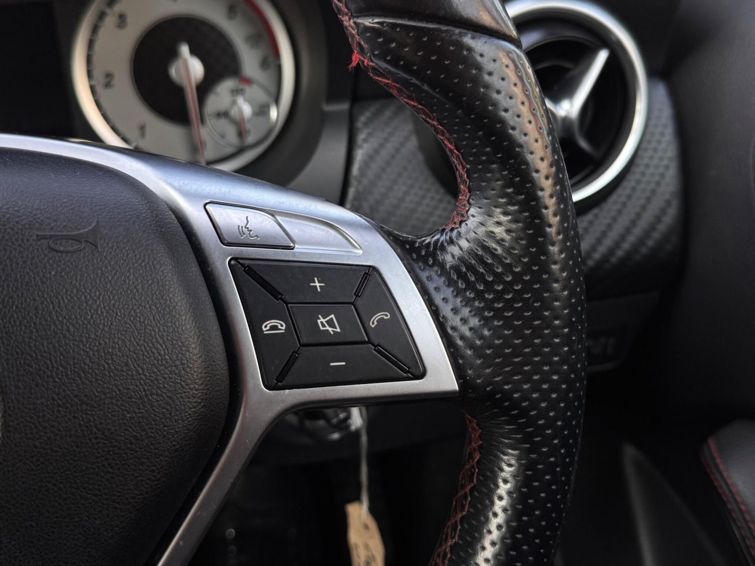 Used Mercedes-Benz A-Class 2013 for sale - 76099380: Photo 37