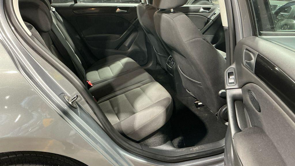Used Volkswagen Golf 2011 for sale - 77331799: Photo 8