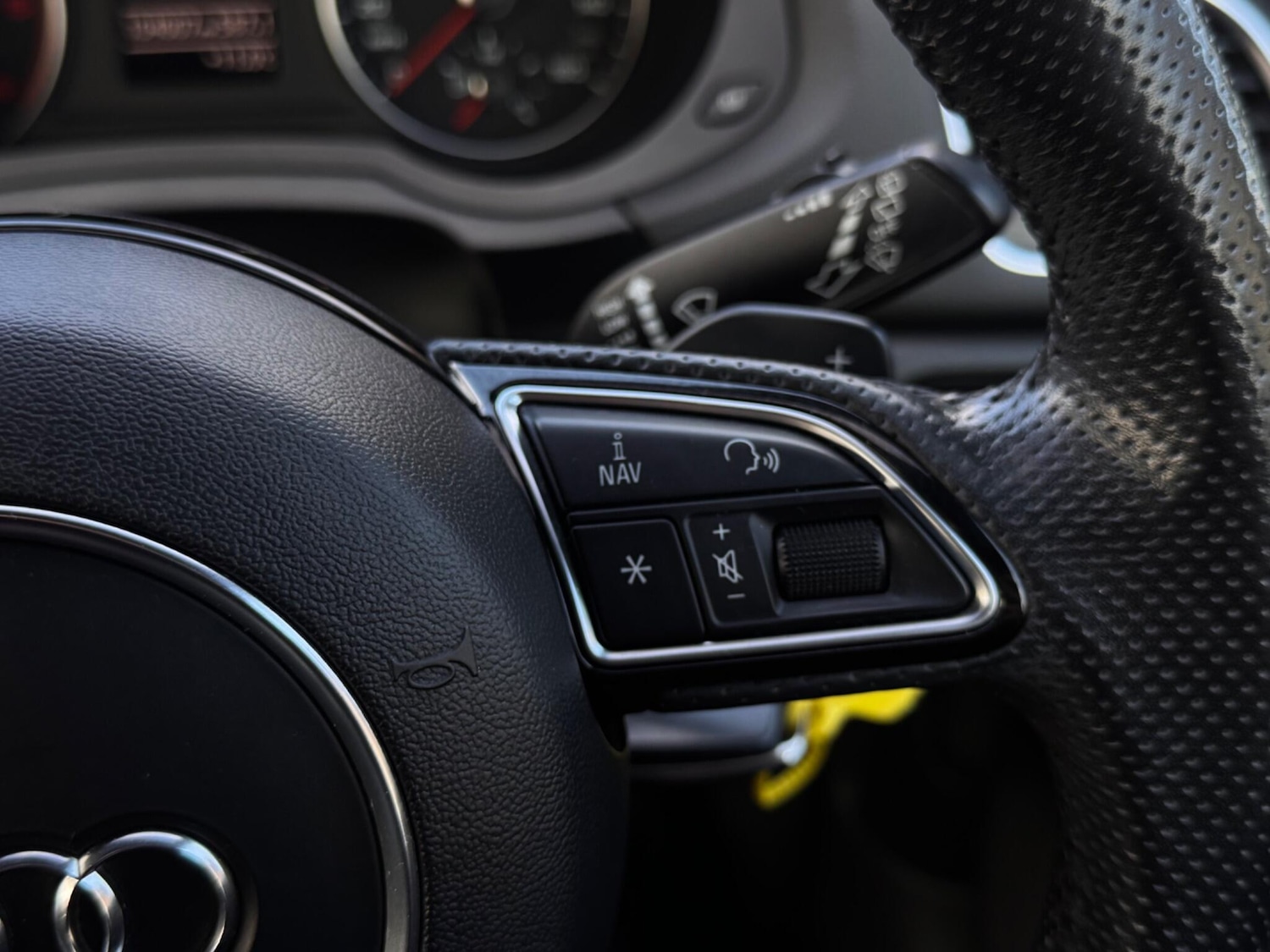 Used Audi Q3 2012 for sale - 76360067: Photo 40