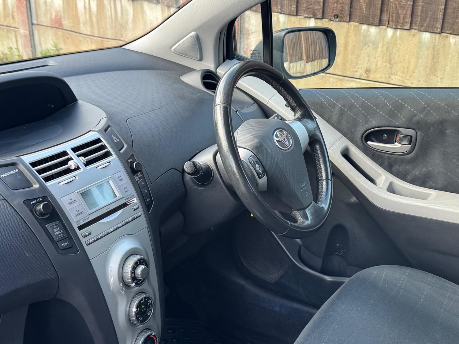 Used Toyota Yaris for sale - 78057988: Photo 31