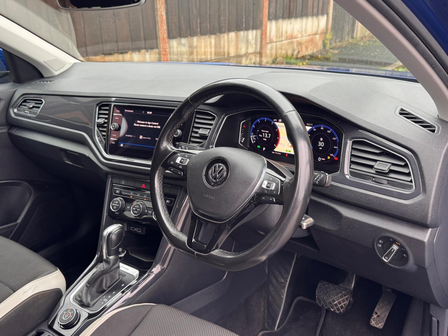 Used Volkswagen T-Roc 2018 for sale - 76996660: Photo 10