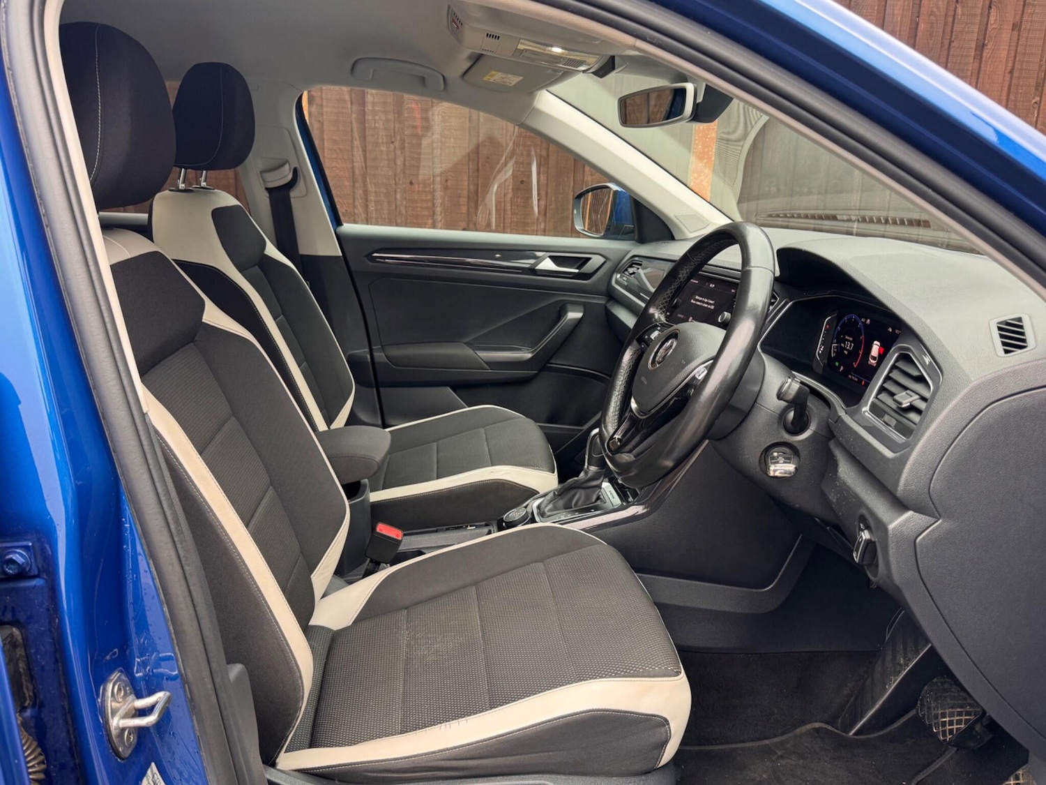 Used Volkswagen T-Roc 2018 for sale - 76996660: Photo 13