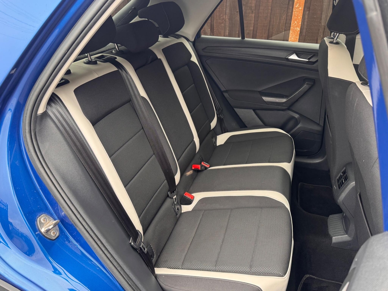 Used Volkswagen T-Roc 2018 for sale - 76996660: Photo 17