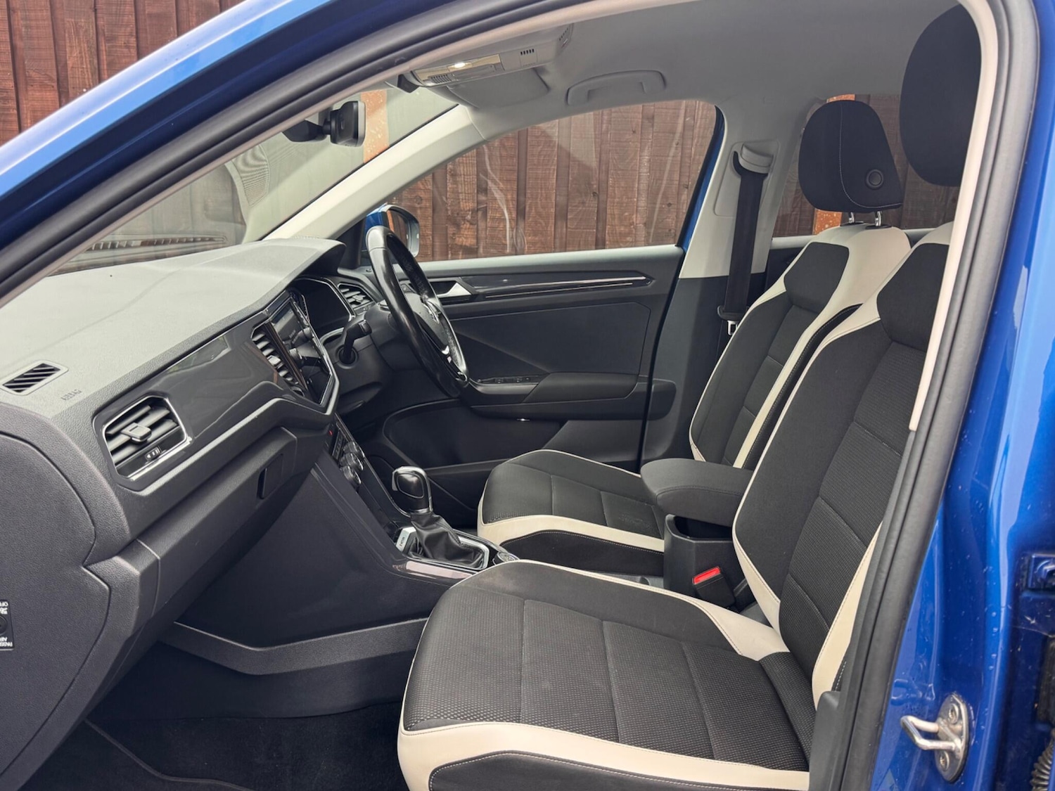 Used Volkswagen T-Roc 2018 for sale - 76996660: Photo 26