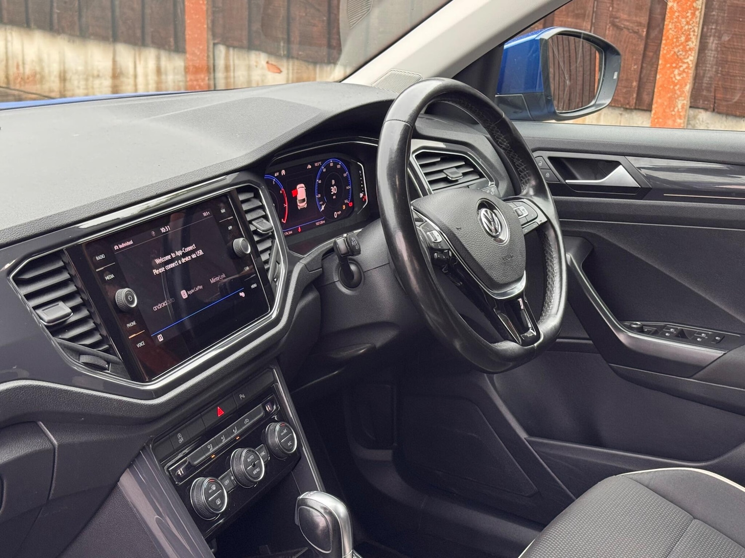 Used Volkswagen T-Roc 2018 for sale - 76996660: Photo 31