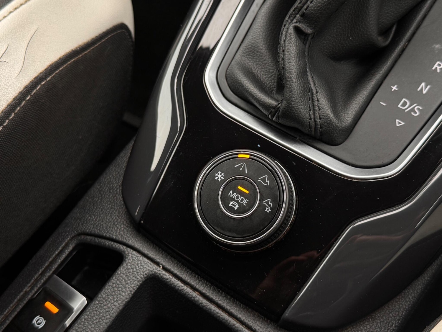 Used Volkswagen T-Roc 2018 for sale - 76996660: Photo 52