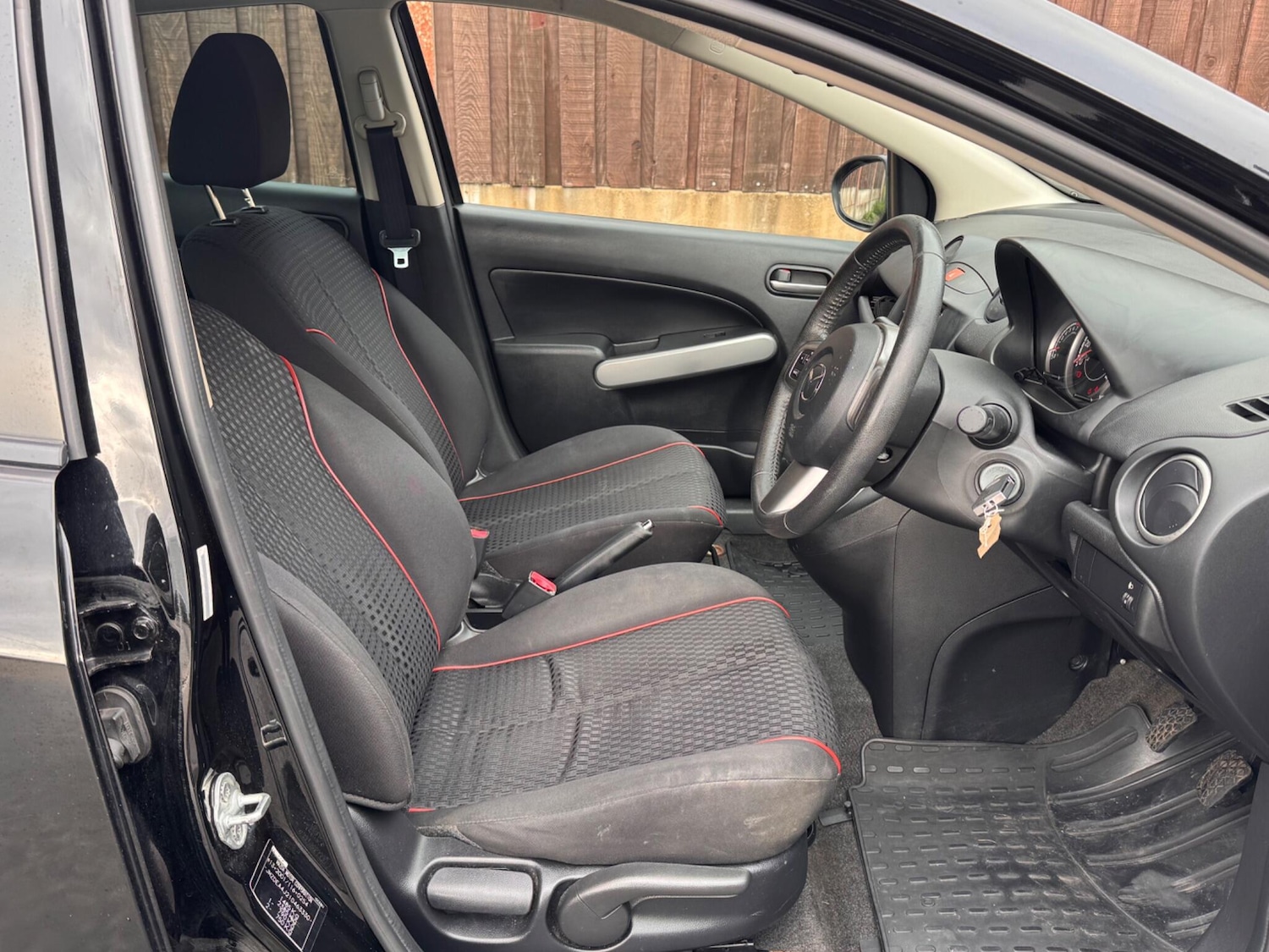 Used Mazda Mazda2 2012 for sale - 76072622: Photo 13