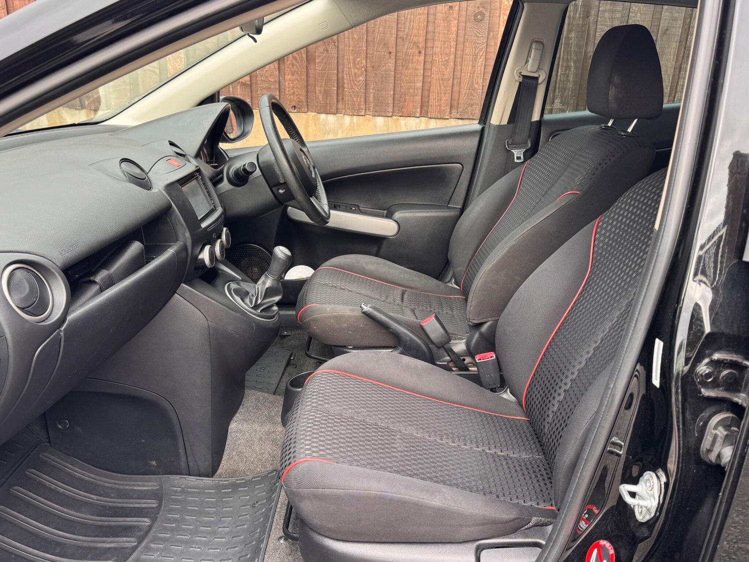 Used Mazda Mazda2 2012 for sale - 76072622: Photo 26