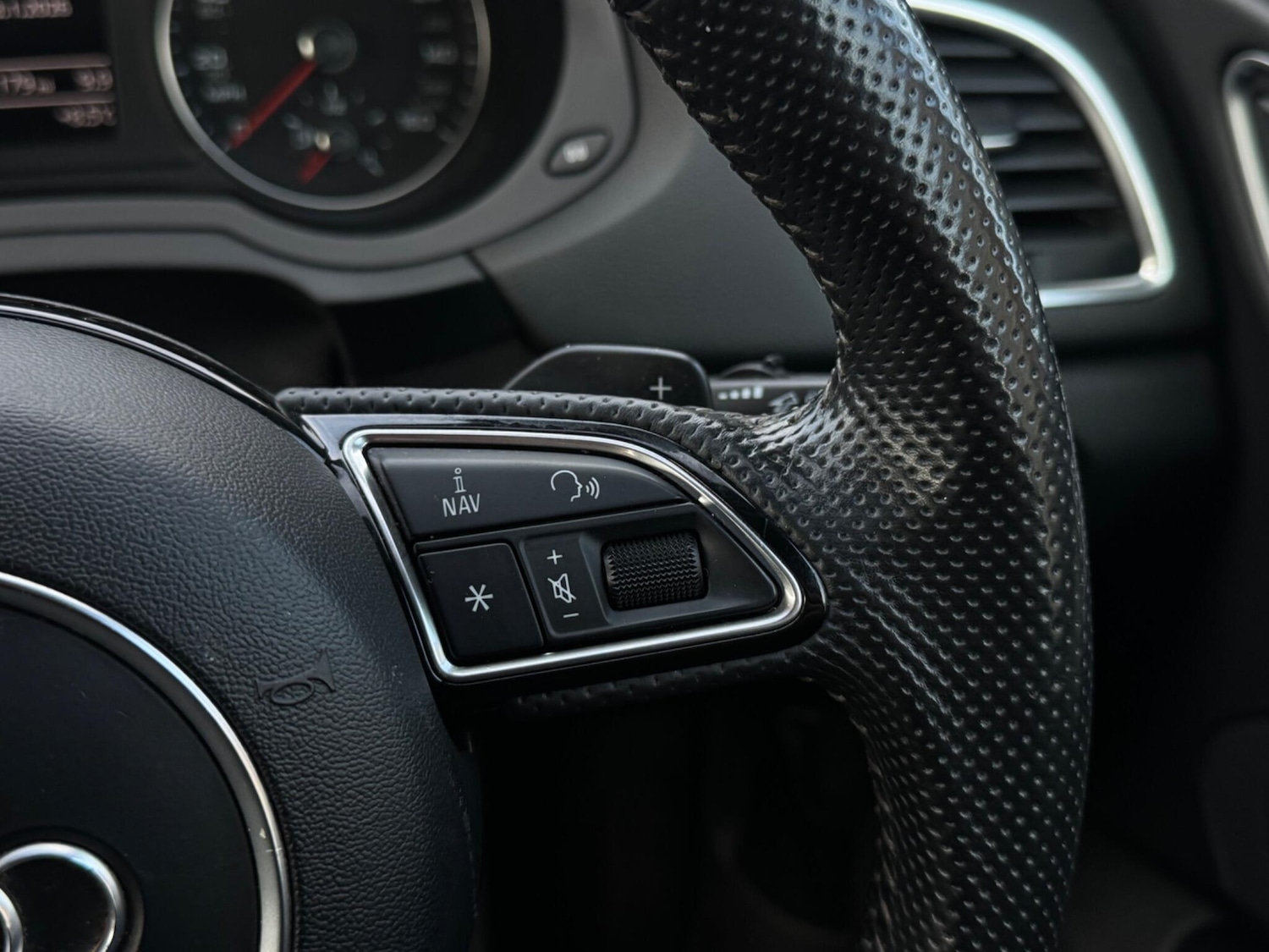 Used Audi Q3 2014 for sale - 77376550: Photo 38